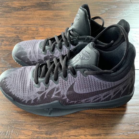 Nike Other - Boys Nike Kobe Elite Low Basketball sneaker 4.5